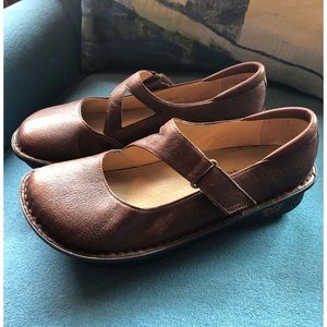Brown Alegria Shoes size 39